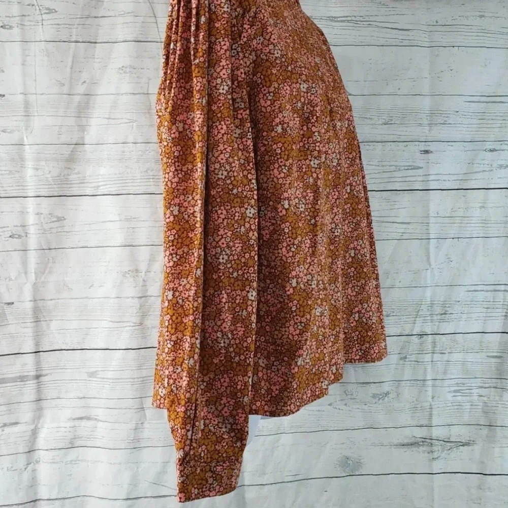 Universal Thread Floral Blouse Size Large - Picture 5 of 8